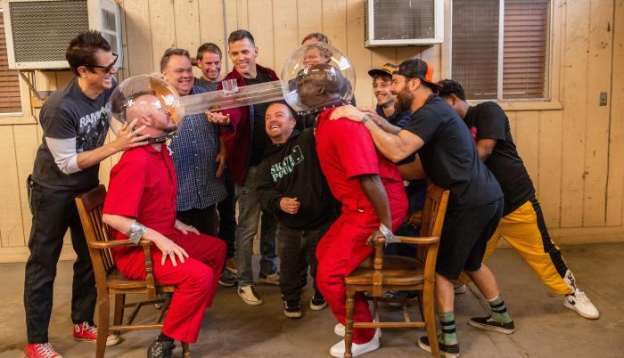 Fotograma cedido por Paramount Pictures donde aparecen de izquierda a derecha Johnny Knoxville, Ehren McGhehey, Preston Lacy, Sean