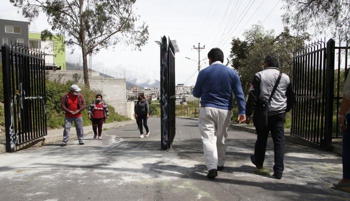 PUERTAS EN CALLES CARC (7714103)