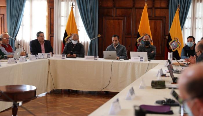 SALON DE EMERGENCIA CANCILLERIA