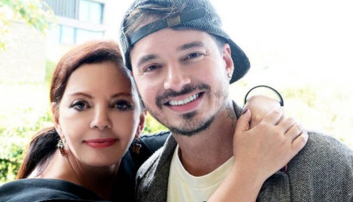 J Balvin celebra en sus redes sociales la recuperación de la salud de su mamá