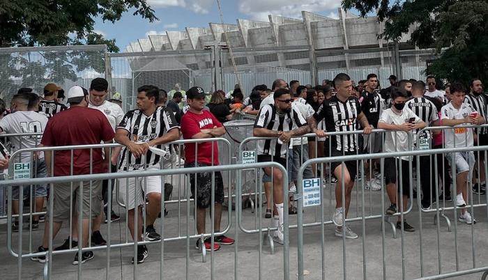 mineiro-hinchas-violencia-cruzeiro