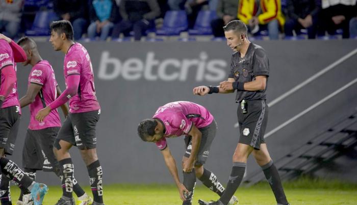 ARBITRO-INDEPENDIENTE-AUCAS-LIGAPRO