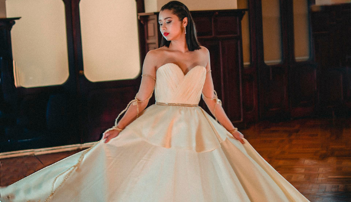 Fotografía cedida por el Instituto tecnológico superior Yavirac que muestra a la modelo Keren Gutiérrez, quien participa en la tercera edición del desfile de modas Qhapacñan, del Instituto Tecnológico de Turismo y Patrimonio Yavirac.