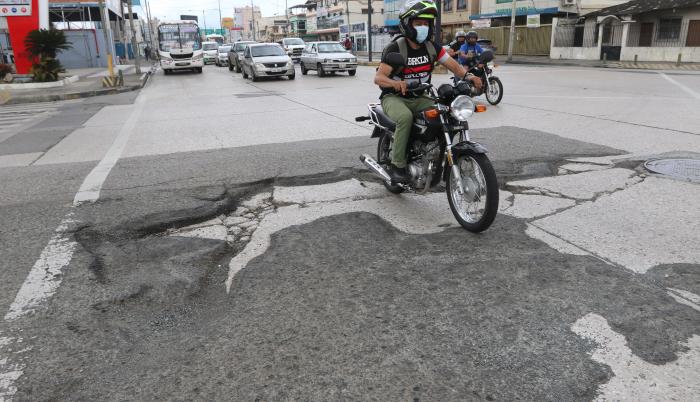 BACHES Y CRATERES EN M (7887326)