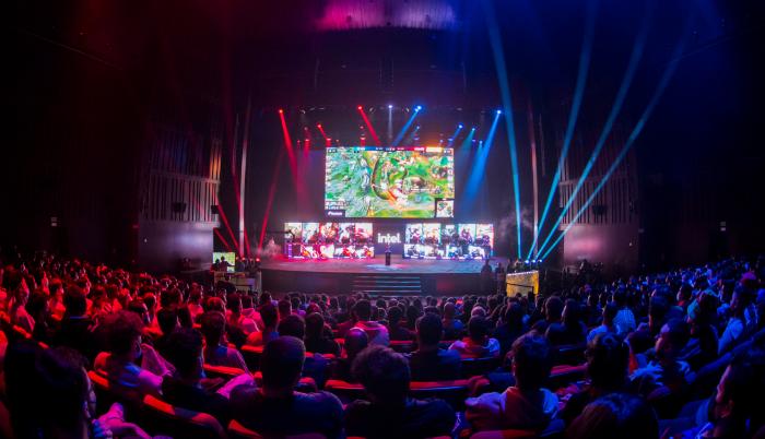 Las 2.000 entradas disponibles en el Cartuja Center CIE de Sevilla se agotaron en tan solo una semana. Entonces los aficionados aún no sabían cuáles serían los finalistas del ‘split’ (temporada) de primavera de la Superliga de League of Legends.