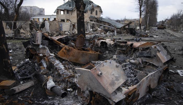 Imagen de una zona destruída de Bucha.