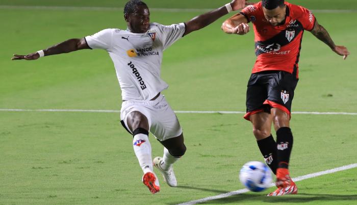 LIGA-DE-QUITO-ATLETICO-GOIANIENSE