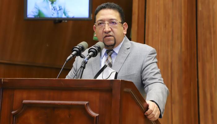 VIRGILIO SAQUICELA