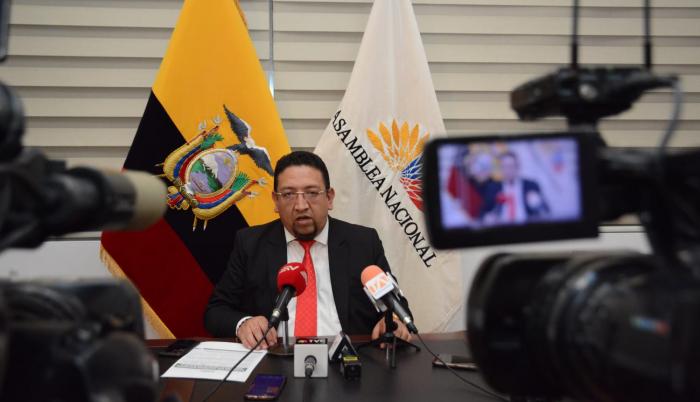 Saquicela- asamblea- expulsión