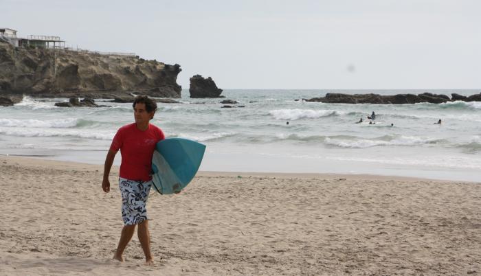 Marco-Campos-surf-ecuatoriano
