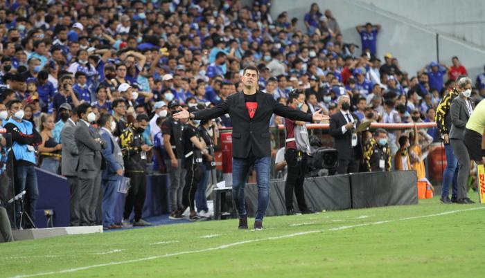Ismael-Rescalvo-Emelec-entrenador