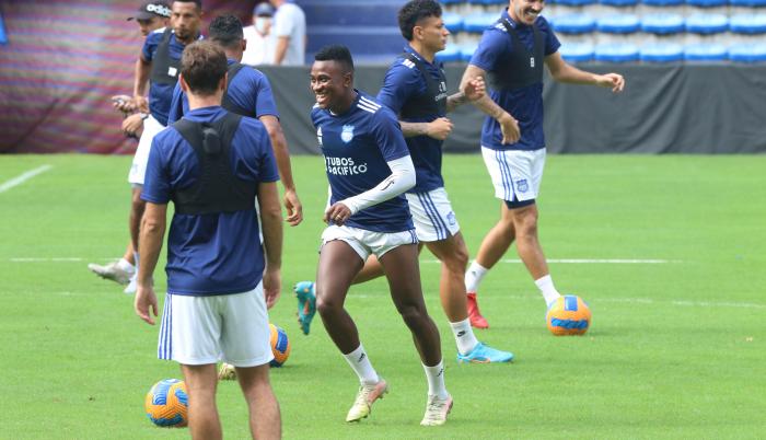 Cumbayá-Emelec-estadio-Atahualpa