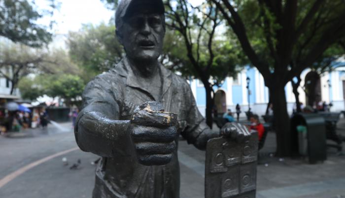 VANDALISMO A ESCULTURA