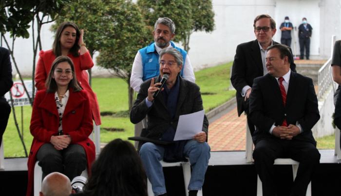 Lasso- enojo- políticas