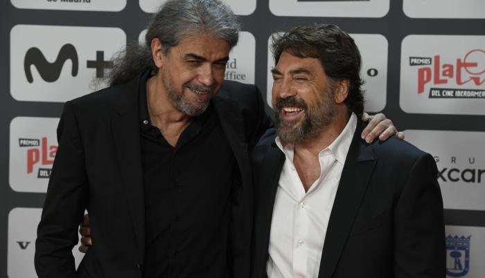 El actor Javier Bardem y el director Fernando León de Aranoa en los premios Platino 2022, en Madrid.