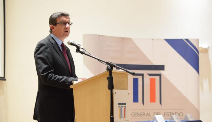 Salvador- procurador- Polit