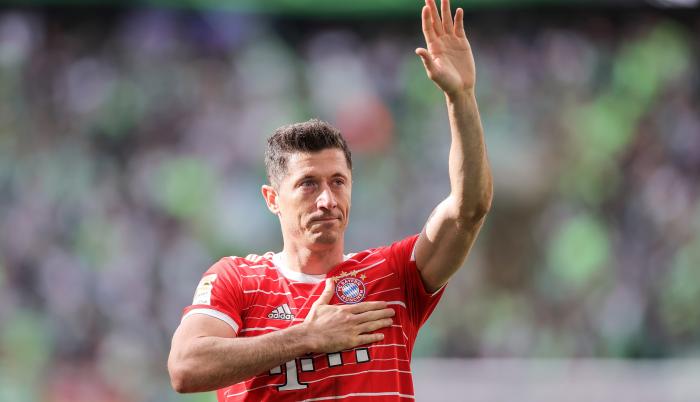 El futbolista polaco precedió en la lista de goleadores al checo Patrik Schick (24, Bayer Leverkusen), al noruego Erling Haaland (22, Borussia Dortmund) y a los franceses Christopher Nkunku (20, RB Leipzig) y Anthony Modeste (20, Colonia).
