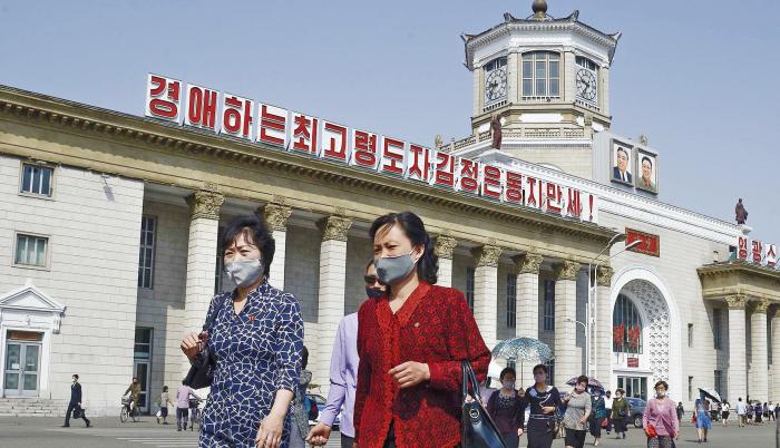 Entre los enfermos, 496.030 se han recuperado y 324.550 siguen en tratamiento, según el informe publicado este domingo por la agencia estatal de noticias KCNA.