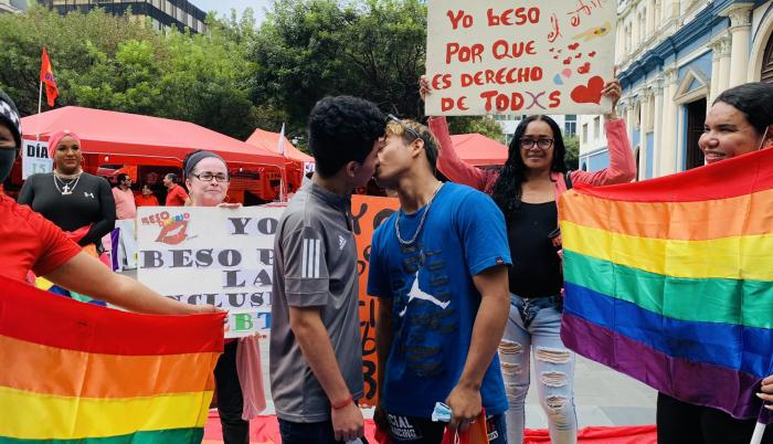 Beso diverso