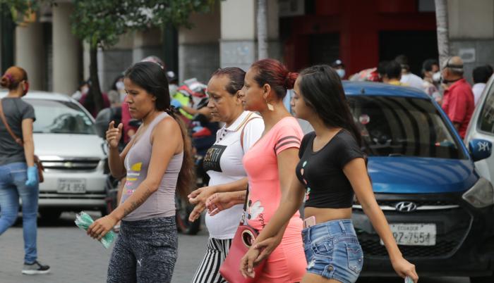 CALLE NUEVE DE OCTUBRE (6524306)