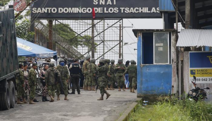 NUEVO AMOTINAMIENTO EN (8221316)