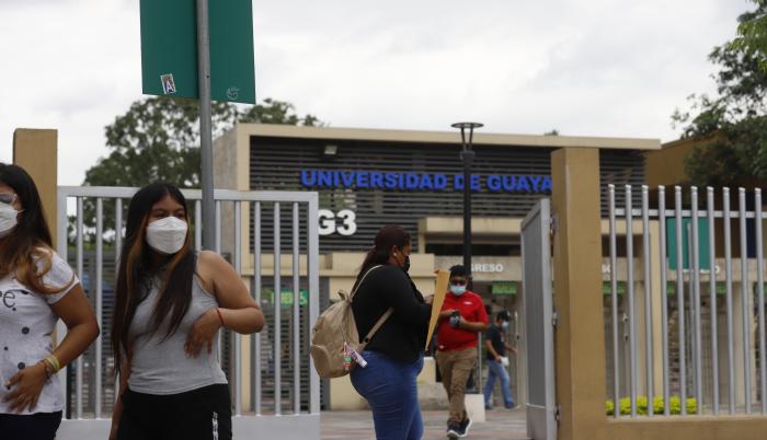 estudiantes de las uni (7950799)