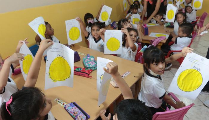 Niños aprenden