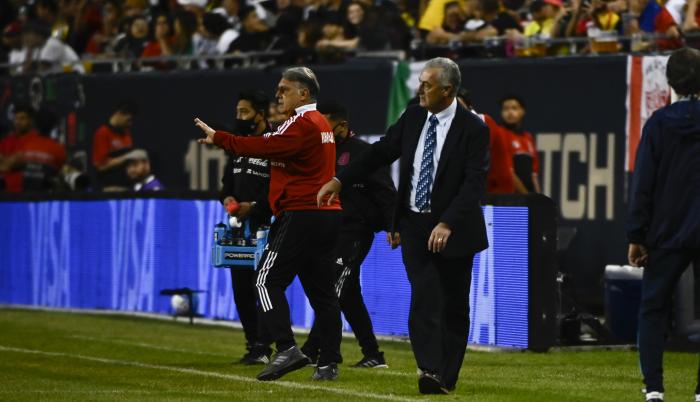 Gustavo-Alfaro-entrenador-Ecuador