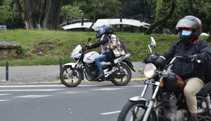MOTOS