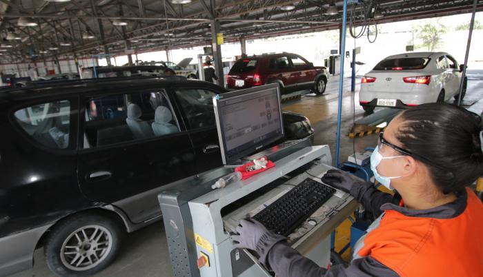 REVISIÓN TÉCNICA VEHICULAR