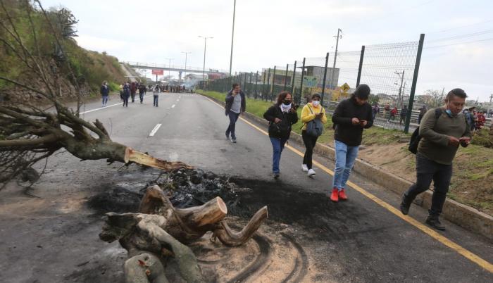 Escenario. Desde la madrugada de este lunes 13 de junio, se registran bloqueos en varías carreteras del país.