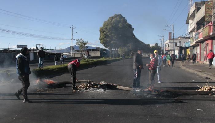 La situación aún no era controlada por las autoridades y la estación central de la Ecovía permanecía aún cerrada.