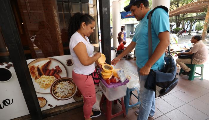 RESTAURANTES (8364371)