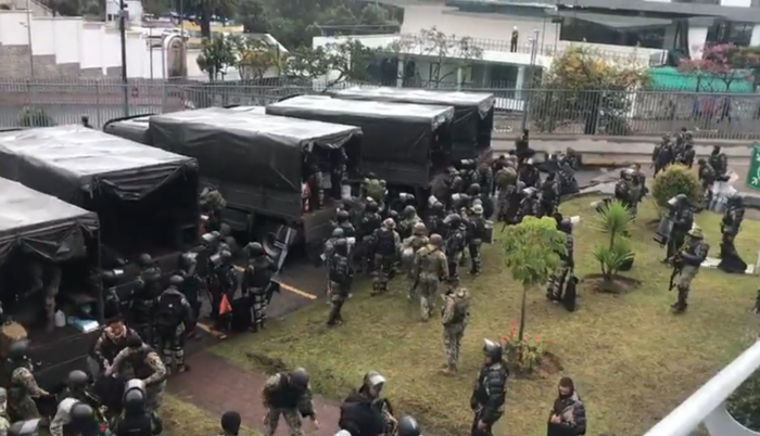 Militares