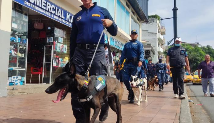 Escuadron Esparta vigilo el CascoCcomercial 3