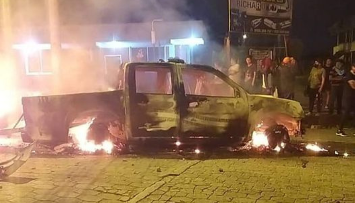 patrullero quemado