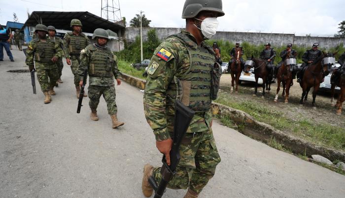 militares