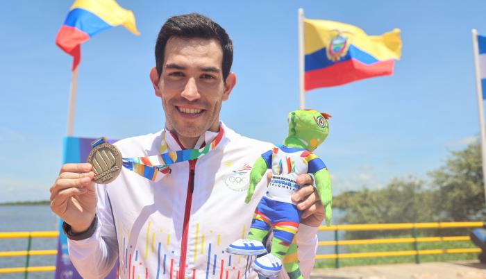 Esteban Enderica natación Juegos Bolivarianos