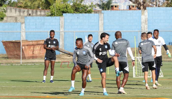 Bryan-Carabalí-Emelec-Libertadores