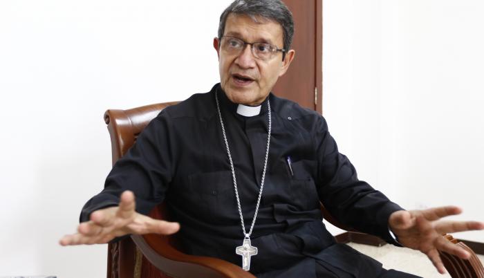 Garante. El monseñor Luis Cabrera también medió el dialogo entre la Conaie y el Gobierno de Lenín Moreno que dio fin a la jornada de protestas en 2019.