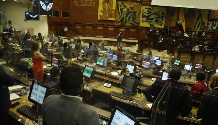 asamblea instrusos