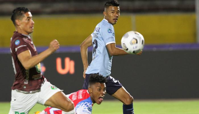 ARON-RODRIGUEZ-UNIVERSIDAD-CATÓLICA