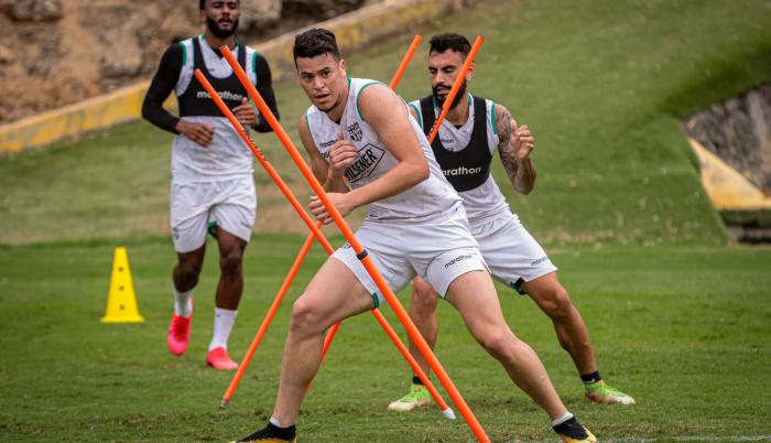 CARLOS-RODRÍGUEZ-BARCELONA-DEFENSA