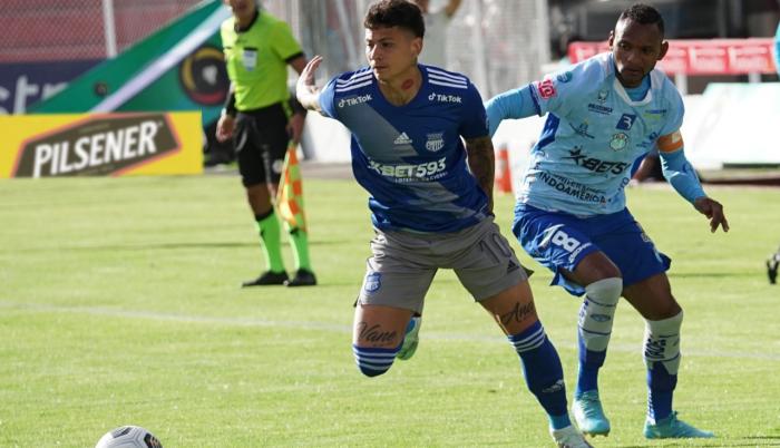 El primer gol del partido fue de Alejandro Cabeza. Llegó después de una gran jugada colectiva que terminó con un centro de Alexis Zapata