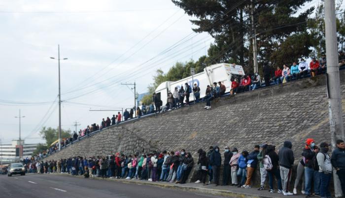 fila interminable EMASEO