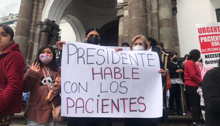 Medicinas_Pacientes_protesta_Quito