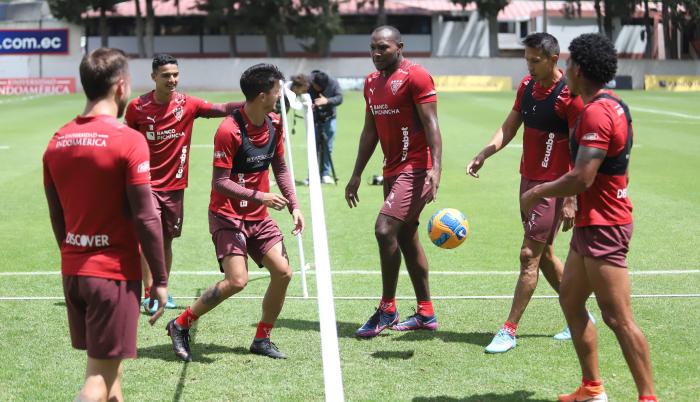 ENTRENAMIENTO-LIGA-QUITO-POMASQUI