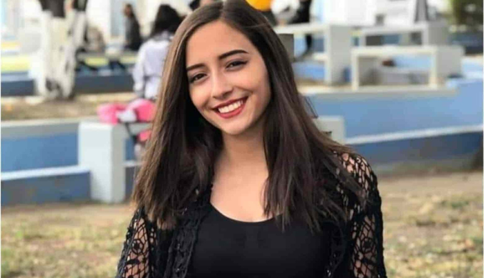DEBHANI ESCOBAR
