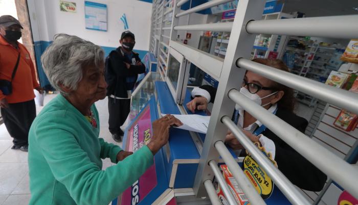 entrega de medicinas (8599362)