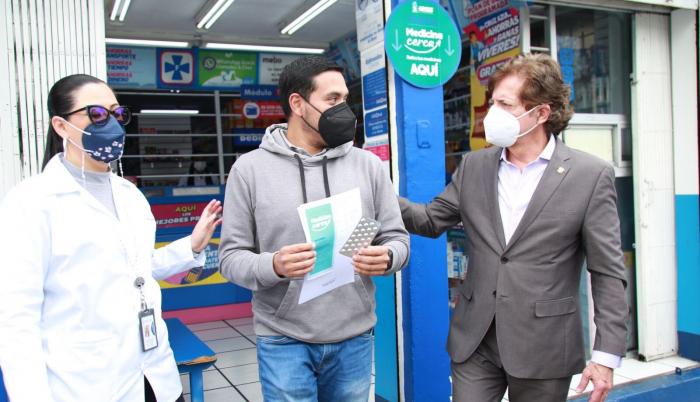 ALFREDO-ORTEGA-EN-EL-INICIO-DEL-PLAN-MEDICINA-CERCA-EN-QUITO